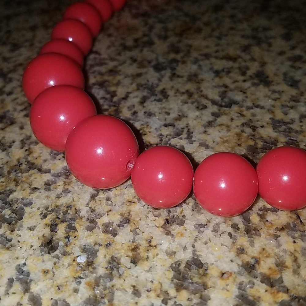 Authentic 1950's Orange Graduating Pearl Bead Necklace w Lobster Claw Closure - Picture 5 of 8
